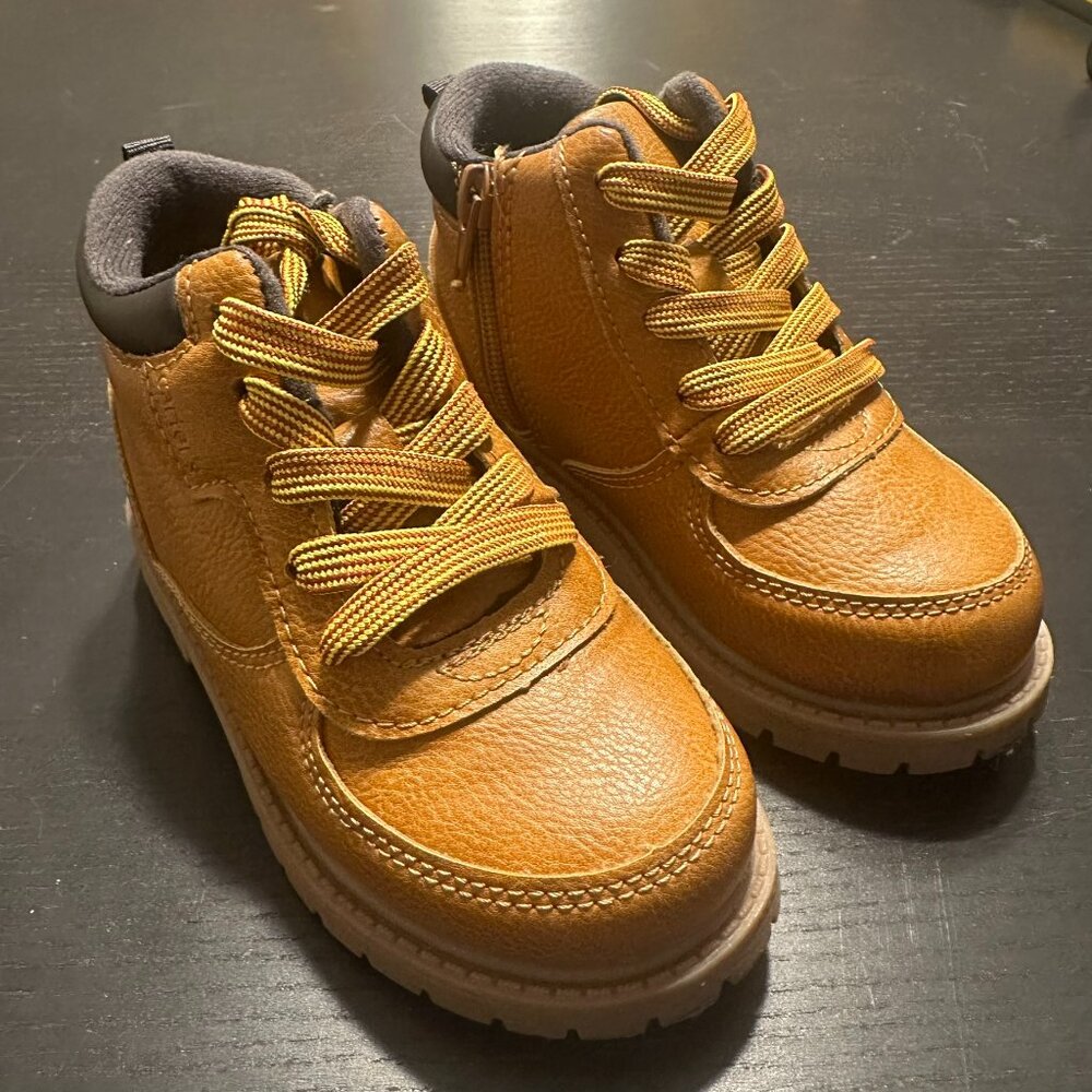 Carter's BOSTON Medium Brown Baby Boots Size 9M (9 Months)